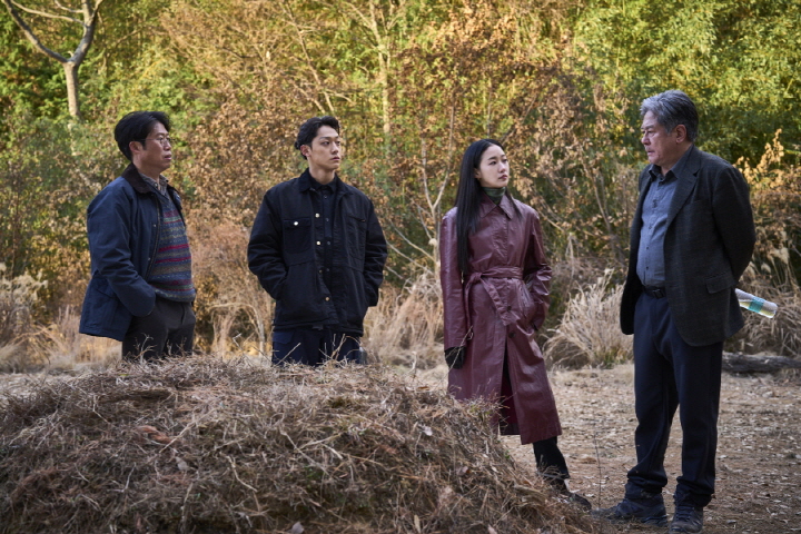 Exhuma (2024) (3/4): A bad grave | Seongyong's Private Place